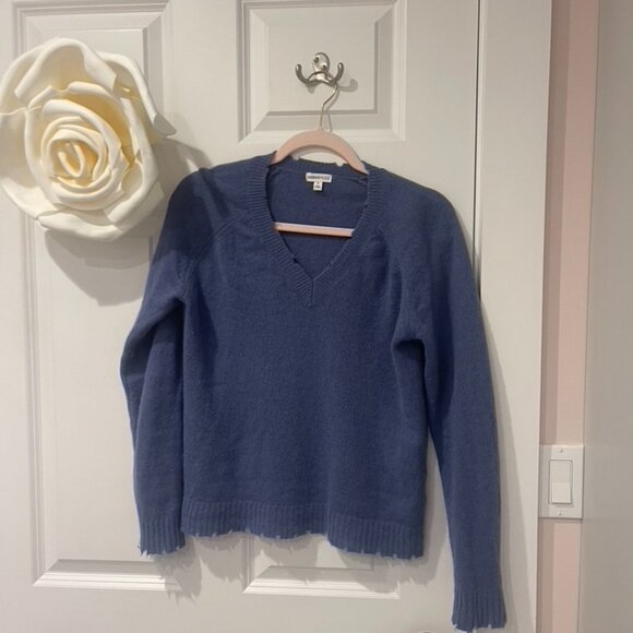 MINNIE ROSE HARBOUR BLUE 100% CASHMERE FRAYED V-NECK SWEATER SIZE: S - Picture 3 of 3